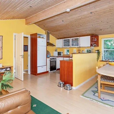 6 Person In Logstor-by Traum Logstor